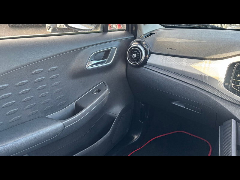 MG MG3 1.5 VTi-TECH Exclusive Hatchback 5dr Petrol Manual Euro 6 (s/s) (106 ps) 5dr Manual 2026