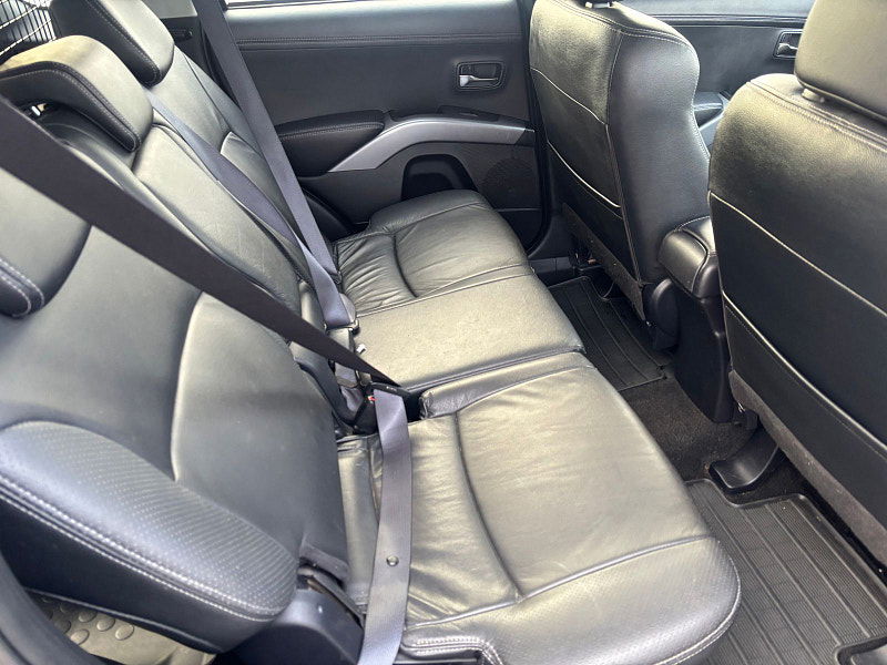 Mitsubishi Outlander 2.2 DI-D GX4 SUV 5dr Diesel Manual 4WD Euro 5 (174 ps) 5dr Manual 2025