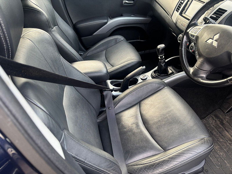 Mitsubishi Outlander 2.2 DI-D GX4 SUV 5dr Diesel Manual 4WD Euro 5 (174 ps) 5dr Manual 2025