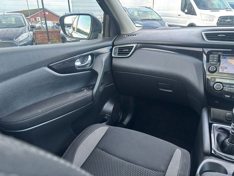 Nissan Qashqai 1.2L Acenta DiG-T SUV 5dr Petrol Manual Euro 6 (113 bhp) 5dr Manual 2026