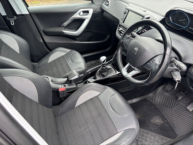 Peugeot 2008 1.2 PureTech Allure Premium SUV 5dr Petrol Manual Euro 6 (s/s) (110 ps) 5dr Manual 2026