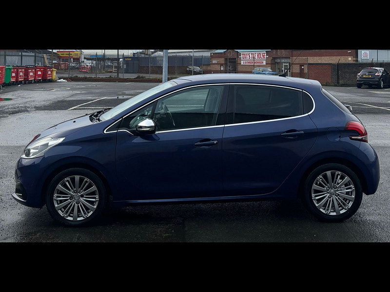 Peugeot 208 1.2L ALLURE Hatchback 5dr Petrol Manual Euro 6 (82 bhp) 5dr Manual 2025