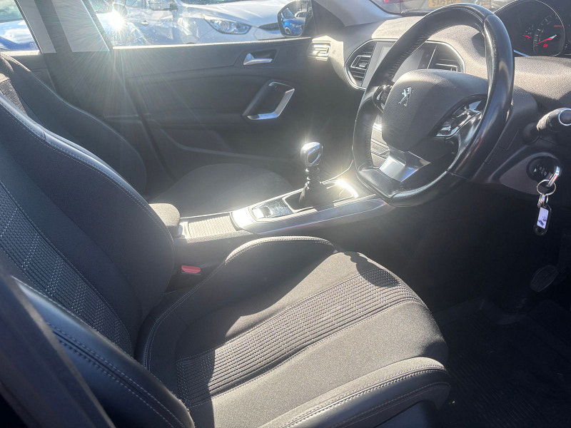 Peugeot 308 1.2 PureTech Allure Hatchback 5dr Petrol Manual Euro 6 (s/s) (130 ps) 5dr Manual 2026