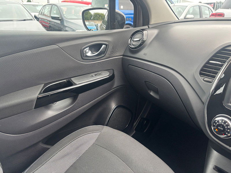 Renault Captur 0.9 TCe ENERGY Dynamique MediaNav SUV 5dr Petrol Manual Euro 5 (s/s) (90 ps) 5dr Manual 2025