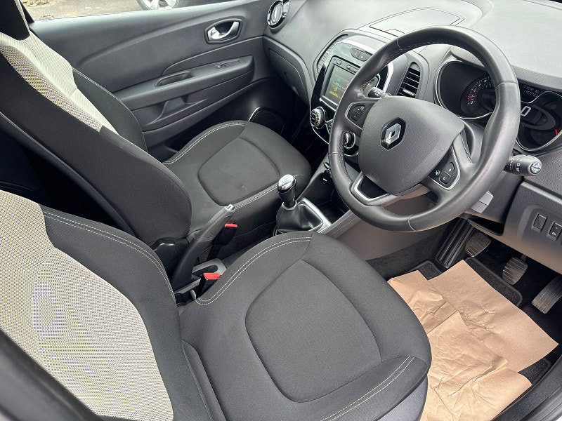 Renault Captur 0.9 TCe ENERGY Iconic SUV 5dr Petrol Manual Euro 6 (s/s) (90 ps) 5dr Manual 2026