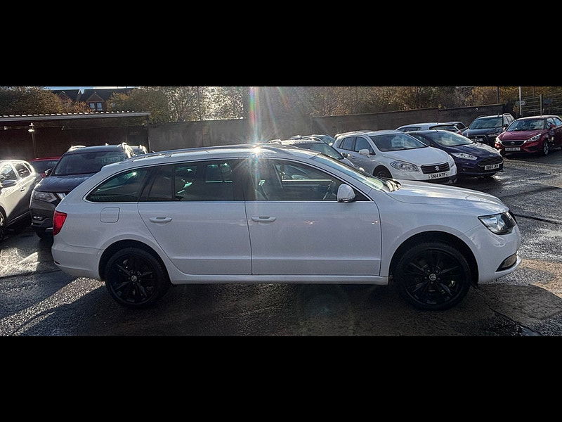 Skoda Superb 2.0 TDI Black Edition Estate 5dr Diesel Manual Euro 5 (s/s) (140 ps) 5dr Manual 2025