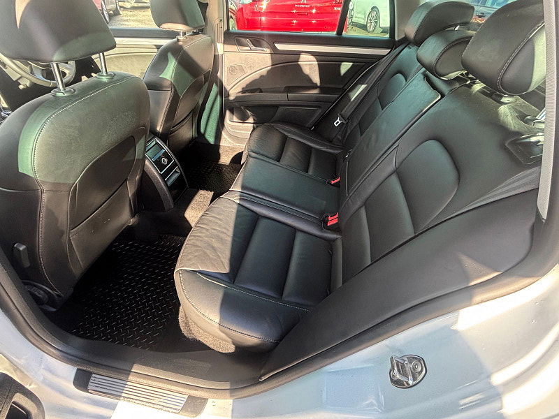 Skoda Superb 2.0 TDI Black Edition Estate 5dr Diesel Manual Euro 5 (s/s) (140 ps) 5dr Manual 2025