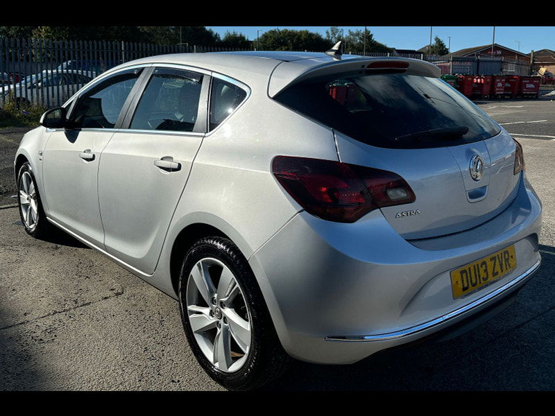 Vauxhall Astra 1.4L SRI Hatchback 5dr Petrol Manual Euro 5 (98 bhp) 5dr Manual 2025