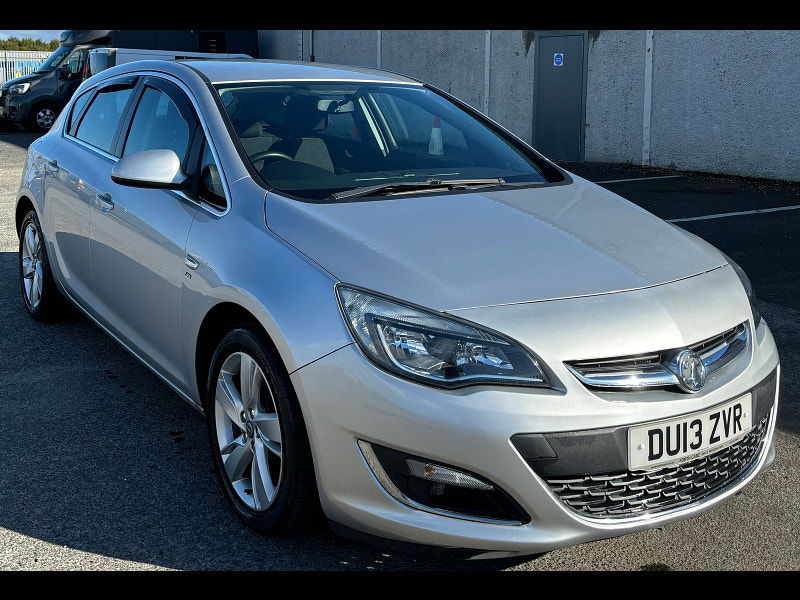 Vauxhall Astra 1.4L SRI Hatchback 5dr Petrol Manual Euro 5 (98 bhp) 5dr Manual 2025