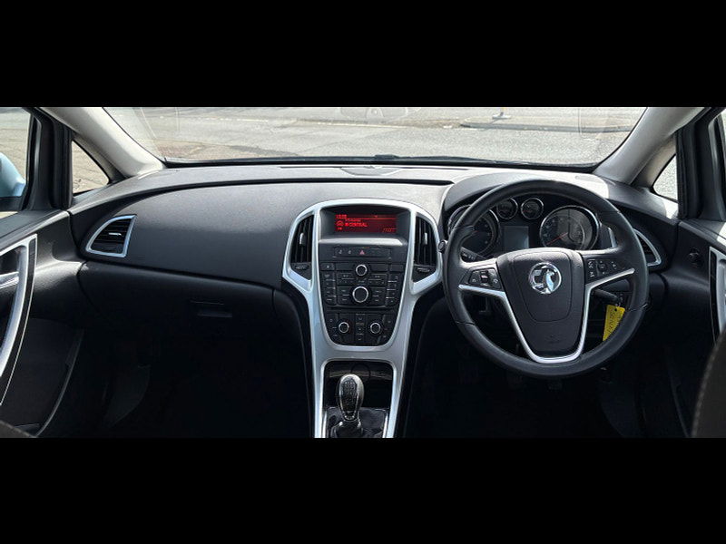 Vauxhall Astra 1.4L SRI Hatchback 5dr Petrol Manual Euro 5 (98 bhp) 5dr Manual 2025