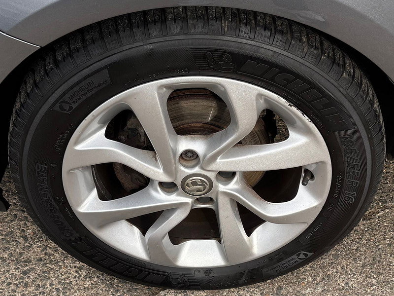 Vauxhall Corsa 1.4i ecoTEC SRi Hatchback 5dr Petrol Manual Euro 6 (75 ps) 5dr Manual 2026