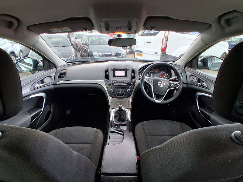 Vauxhall Insignia 1.4i Turbo Design Hatchback 5dr Petrol Manual Euro 6 (s/s) (140 ps) 5dr Manual 2025