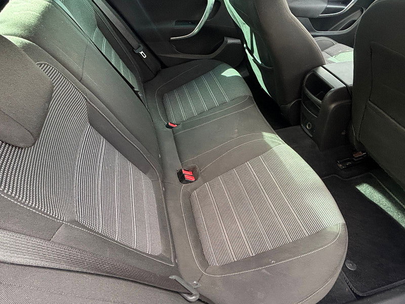 Vauxhall Insignia 1.6 CDTi SRi VX Line Nav Hatchback 5dr Diesel Manual Euro 6 (s/s) (136 ps) 5dr Manual 2026