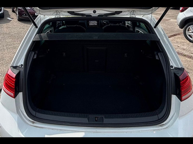Volkswagen Golf 2.0 TDI R-Line Edition Hatchback 5dr Diesel DSG Euro 6 (s/s) (150 ps) 5dr Automatic 2025