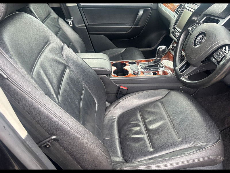 Volkswagen Touareg 3.0 TDI V6 BlueMotion Tech SE SUV 5dr Diesel Tiptronic 4WD Euro 5 (s/s) (245 ps) 5dr Automatic 2025