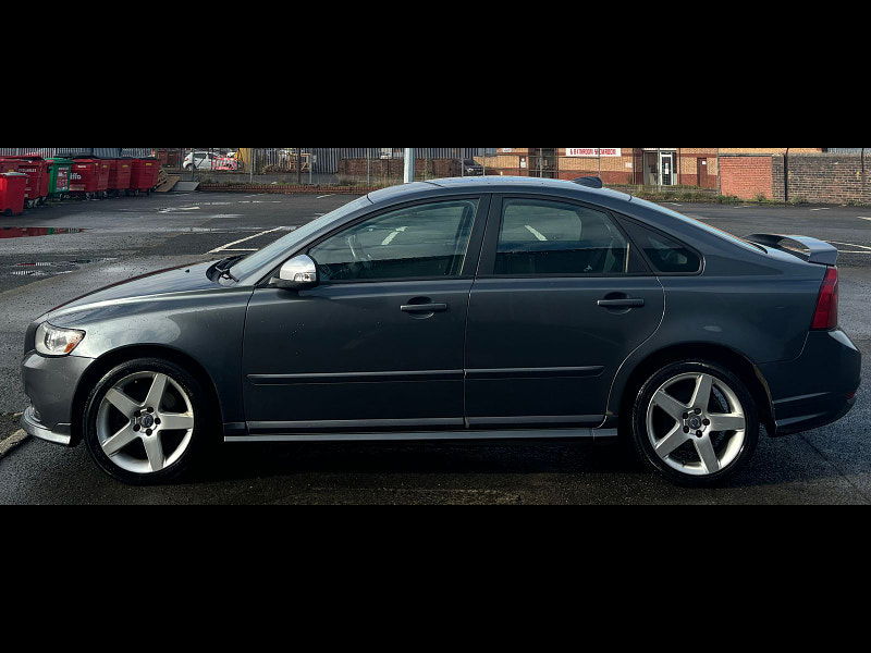 Volvo S40 2.0L D R-DESIGN Saloon 4dr Diesel Manual Euro 4 (136 bhp) 4dr Manual 2024