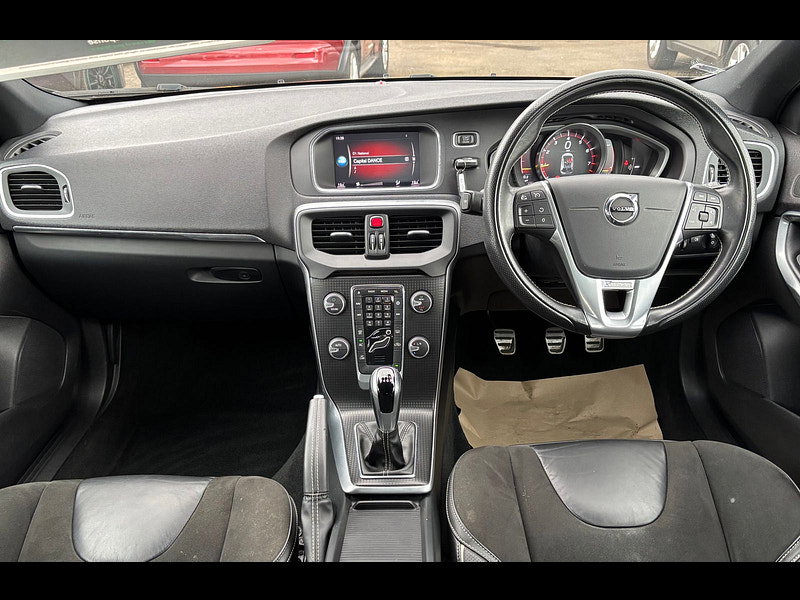 Volvo V40 2.0 T3 R-Design Nav Plus Hatchback 5dr Petrol Manual Euro 6 (s/s) (152 ps) 5dr Manual 2026
