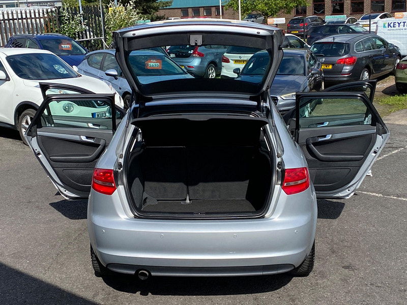 Audi A3 1.6 Technik Sportback Euro 5 5dr 5dr Manual 2011