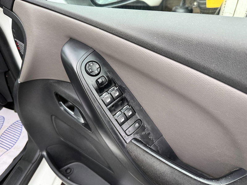 Citroen Grand C4 Picasso 1.2 PureTech VTR Euro 6 (s/s) 5dr 5dr Manual 2015