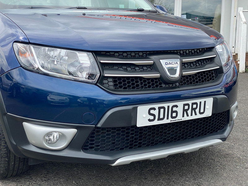 Dacia Sandero Stepway 0.9 TCe Laureate Euro 6 (s/s) 5dr 5dr Manual 2016