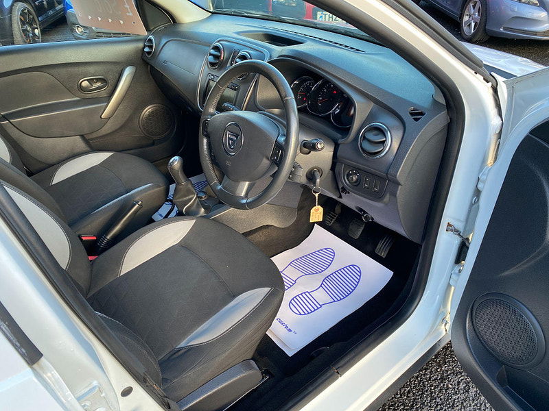 Dacia Sandero Stepway 1.5 dCi Laureate Euro 5 5dr 5dr Manual 2014