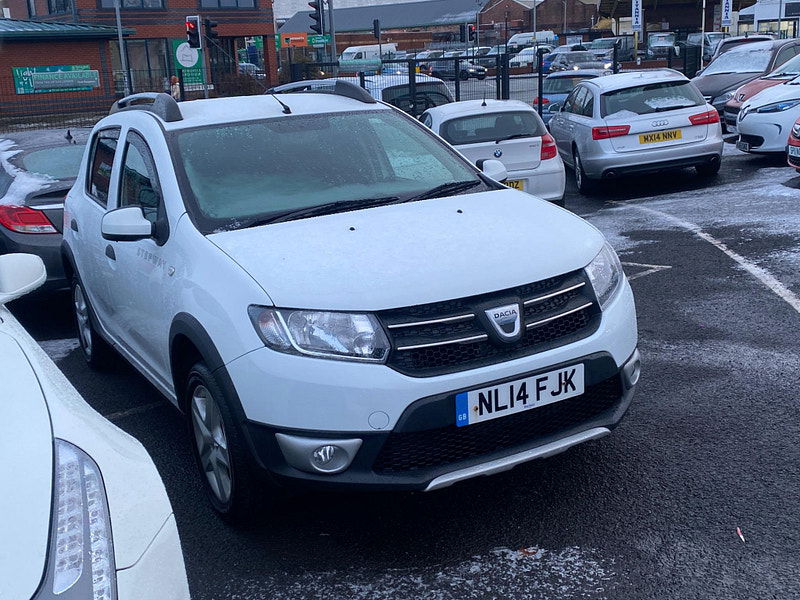 Dacia Sandero Stepway 1.5 dCi Laureate Euro 5 5dr 5dr Manual 2014