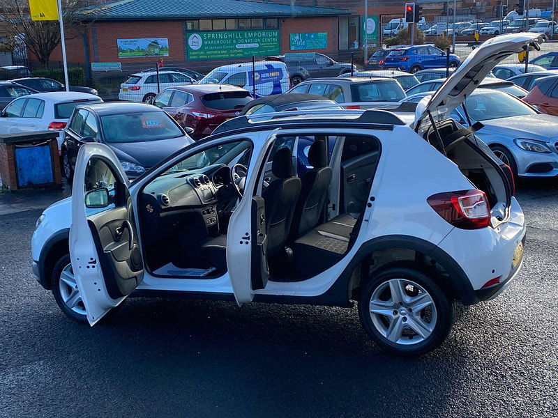 Dacia Sandero Stepway 1.5 dCi Laureate Euro 5 5dr 5dr Manual 2014
