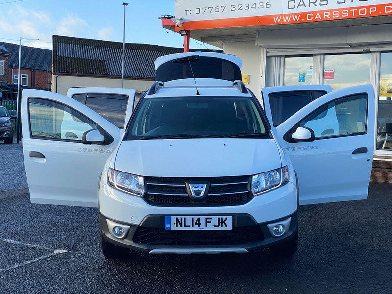 Dacia Sandero Stepway 1.5 dCi Laureate Euro 5 5dr 5dr Manual 2014