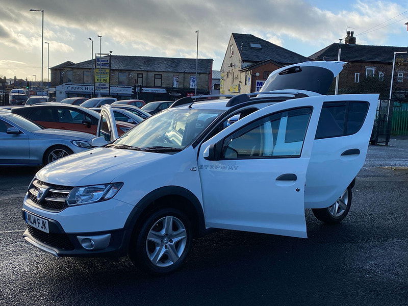 Dacia Sandero Stepway 1.5 dCi Laureate Euro 5 5dr 5dr Manual 2014