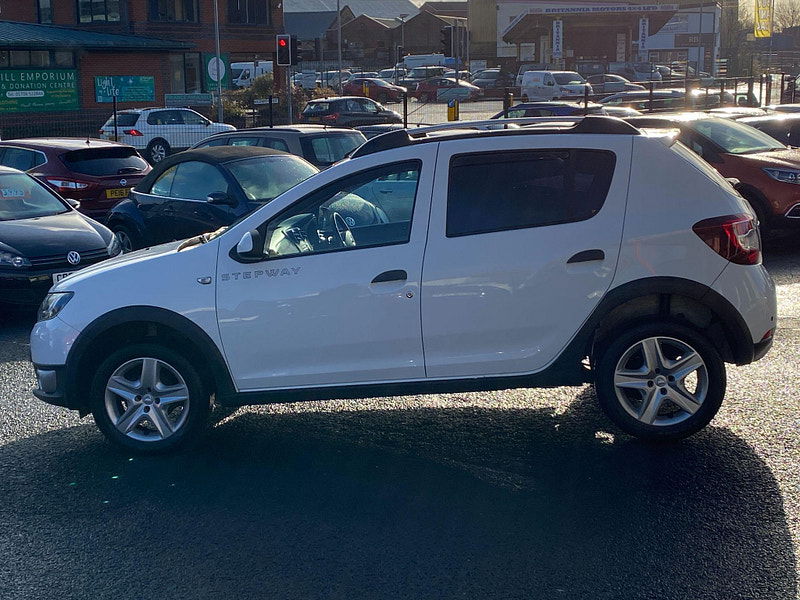 Dacia Sandero Stepway 1.5 dCi Laureate Euro 5 5dr 5dr Manual 2014