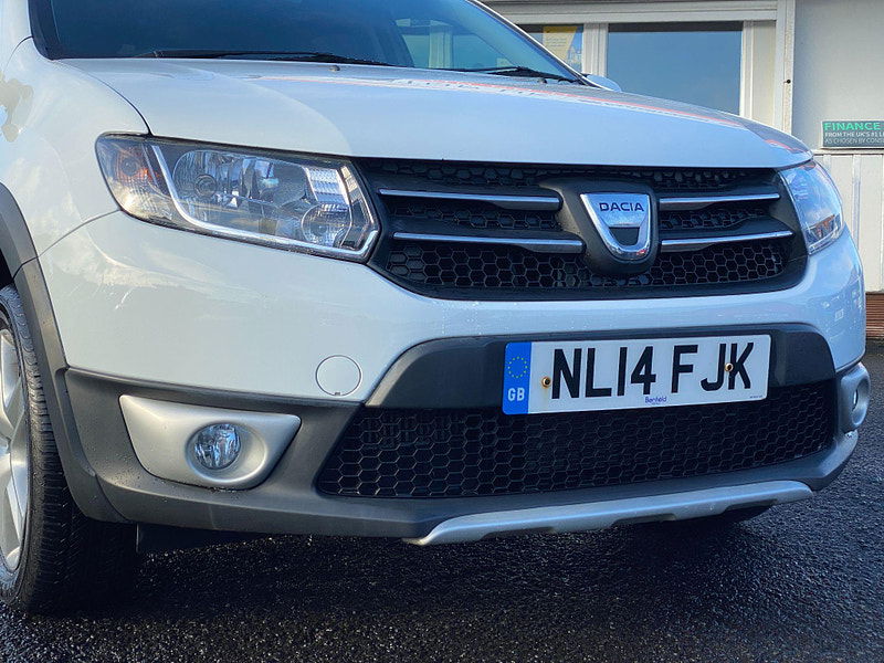 Dacia Sandero Stepway 1.5 dCi Laureate Euro 5 5dr 5dr Manual 2014