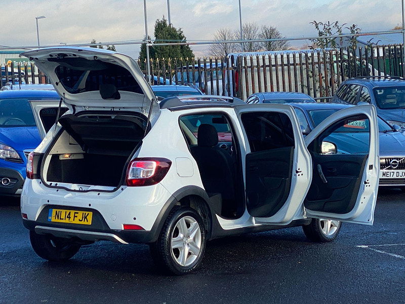 Dacia Sandero Stepway 1.5 dCi Laureate Euro 5 5dr 5dr Manual 2014