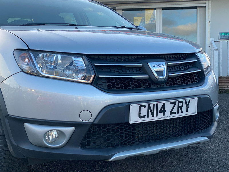 Dacia Sandero Stepway 1.5 dCi Laureate Euro 5 5dr 5dr Manual 2014