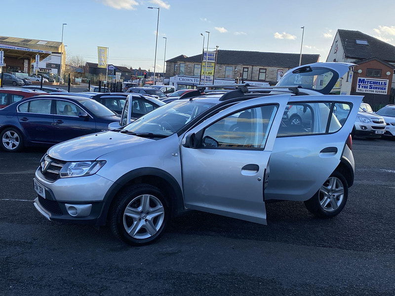 Dacia Sandero Stepway 1.5 dCi Laureate Euro 5 5dr 5dr Manual 2014