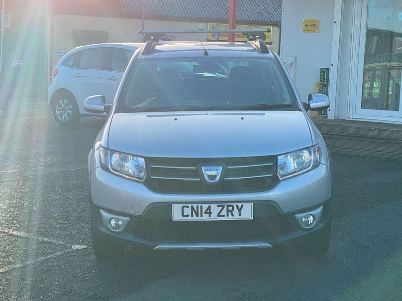 Dacia Sandero Stepway 1.5 dCi Laureate Euro 5 5dr 5dr Manual 2014