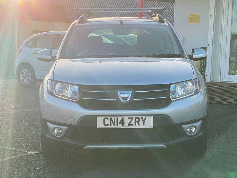 Dacia Sandero Stepway 1.5 dCi Laureate Euro 5 5dr 5dr Manual 2014