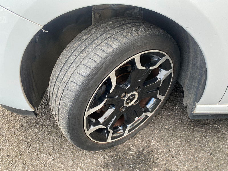 DS Automobiles DS 3 1.2 PureTech DStyle Euro 6 3dr 3dr Manual 2015