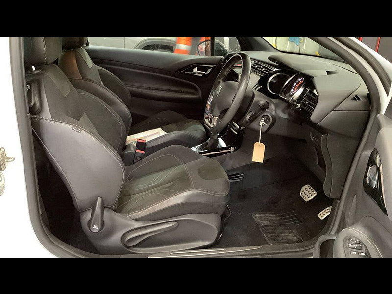 DS Automobiles DS 3 1.2 PureTech Prestige EAT6 Euro 6 (s/s) 3dr 3dr Automatic 2016