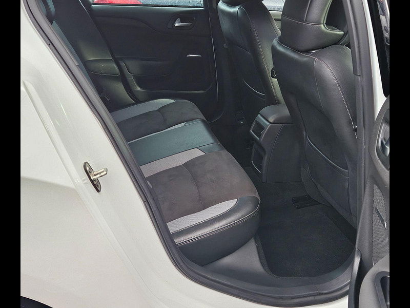 DS Automobiles Ds 4 2.0 BlueHDi Prestige Hatchback 5dr Diesel EAT6 Euro 6 (s/s) (180 ps) 5dr Automatic 2016