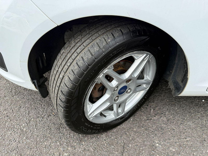 Ford Fiesta 1.0T EcoBoost Zetec Euro 5 (s/s) 5dr 5dr Manual 2014