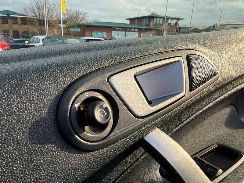 Ford Fiesta 1.25 Zetec Euro 5 3dr 3dr Manual 2012