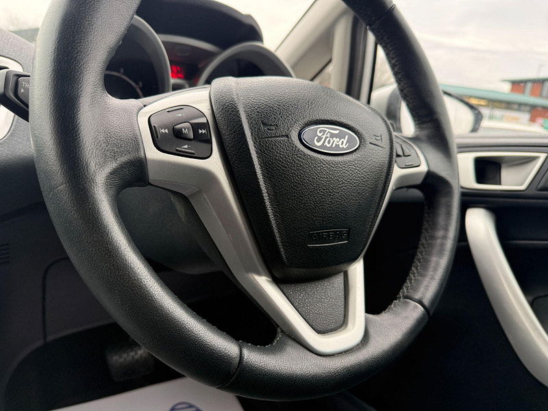 Ford Fiesta 1.4 Titanium 5dr 5dr Automatic 2011