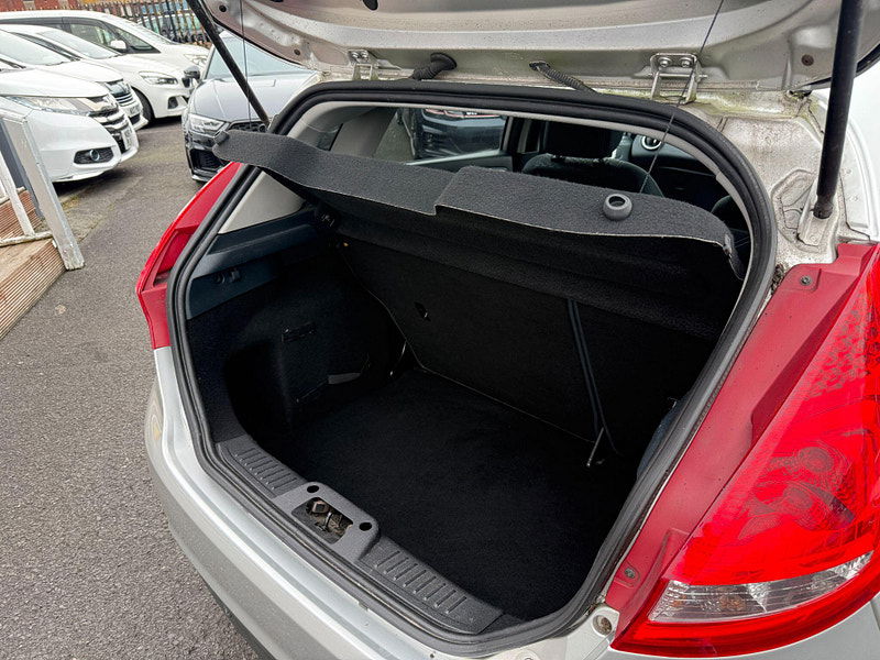 Ford Fiesta 1.4 Titanium 5dr 5dr Automatic 2011