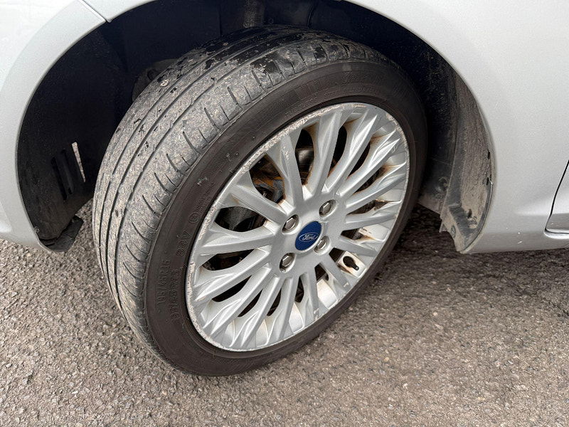 Ford Fiesta 1.4 Titanium 5dr 5dr Automatic 2011