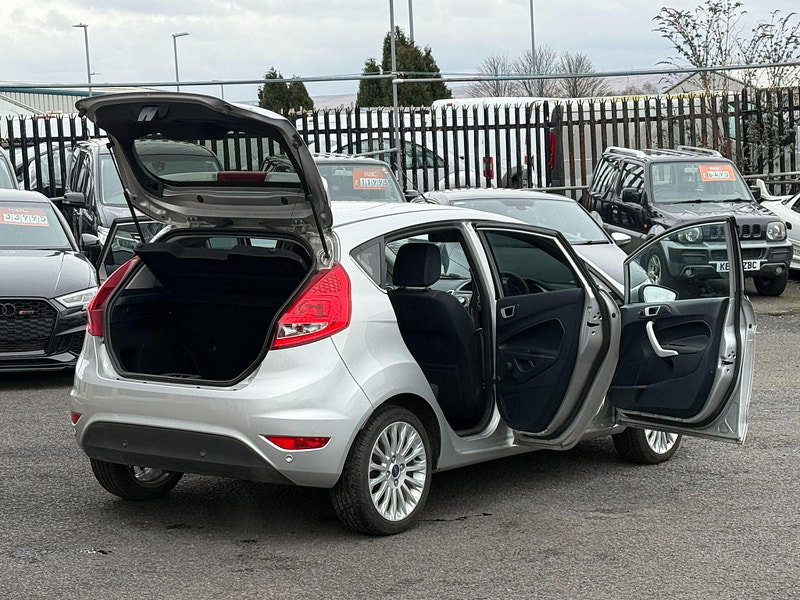 Ford Fiesta 1.4 Titanium 5dr 5dr Automatic 2011