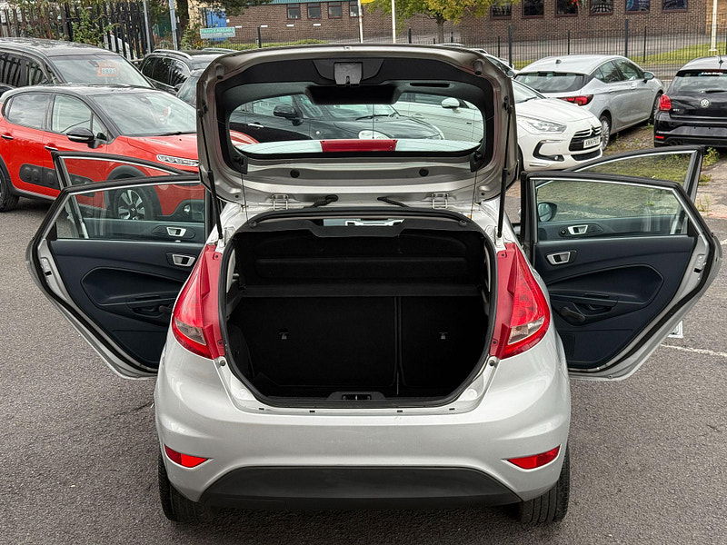 Ford Fiesta 1.6 TDCi ECOnetic DPF 5dr 5dr Manual 2011