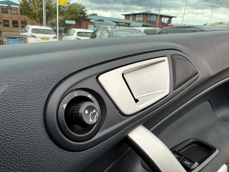 Ford Fiesta 1.6 TDCi ECOnetic DPF 5dr 5dr Manual 2011