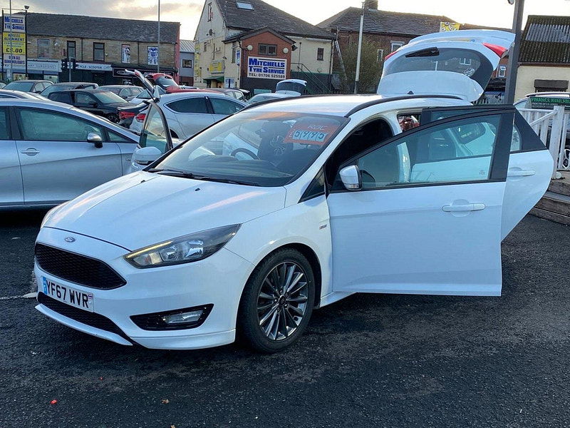 Ford Focus 1.0T EcoBoost ST-Line Auto Euro 6 (s/s) 5dr 5dr Automatic 2017