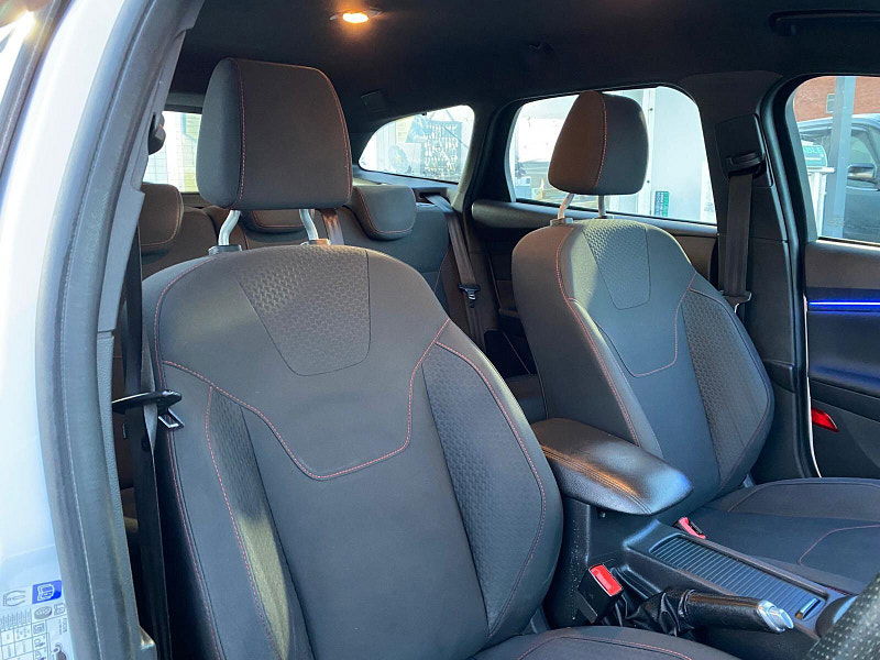 Ford Focus 1.0T EcoBoost ST-Line Auto Euro 6 (s/s) 5dr 5dr Automatic 2017