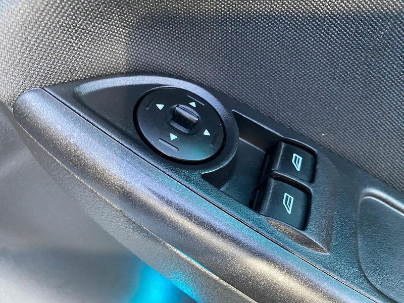 Ford Focus 1.0T EcoBoost ST-Line Auto Euro 6 (s/s) 5dr 5dr Automatic 2017